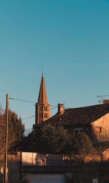 Coucher de soleil sur un clocher